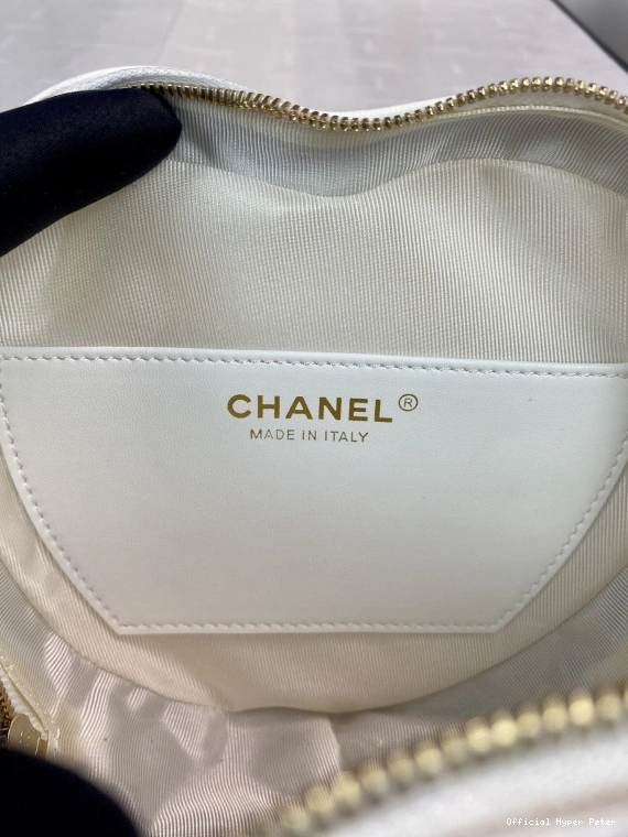 Hyper Peter Heart CHANEL Bag-18*16.5*6.5CM 0806